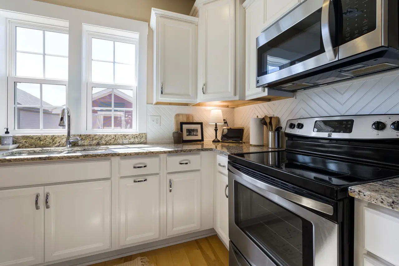Cabinet Staining in Minnesota